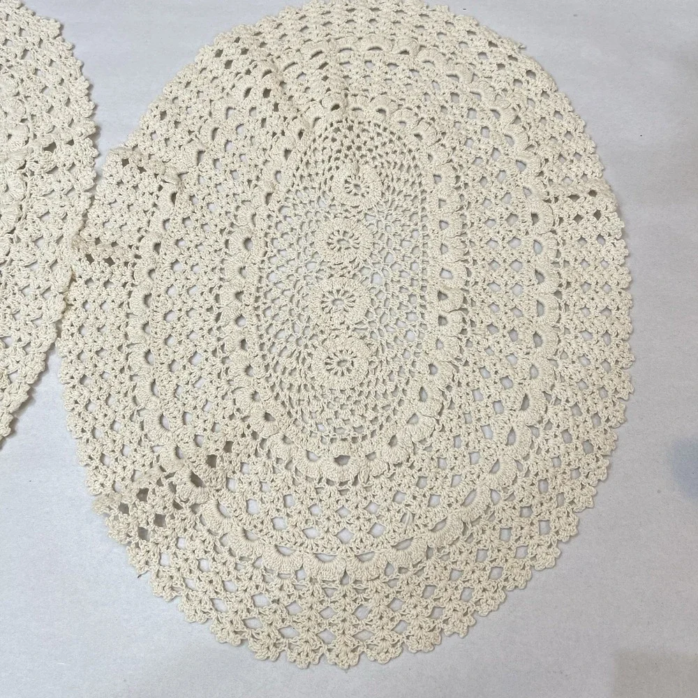 Vintage Handmade Crochet Oval Lace Placemat Doilies Set Of 2 Medallion Patten